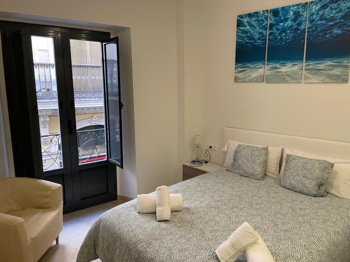 Petit Sagasta Apartamentos-Sagasta Seville Luaran gambar